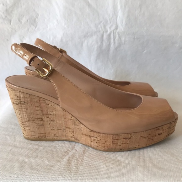Stuart Weitzman Jean nude patent leather platform peep toe wedges. Size 10